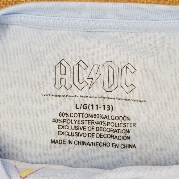 AC⚡DC Crop Tee Shirt - Picture 3 of 4
